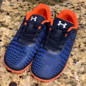 Toddler under armor shoes